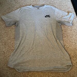 Nike SB Men’s Large Gray Dri-FIT Workout Tee